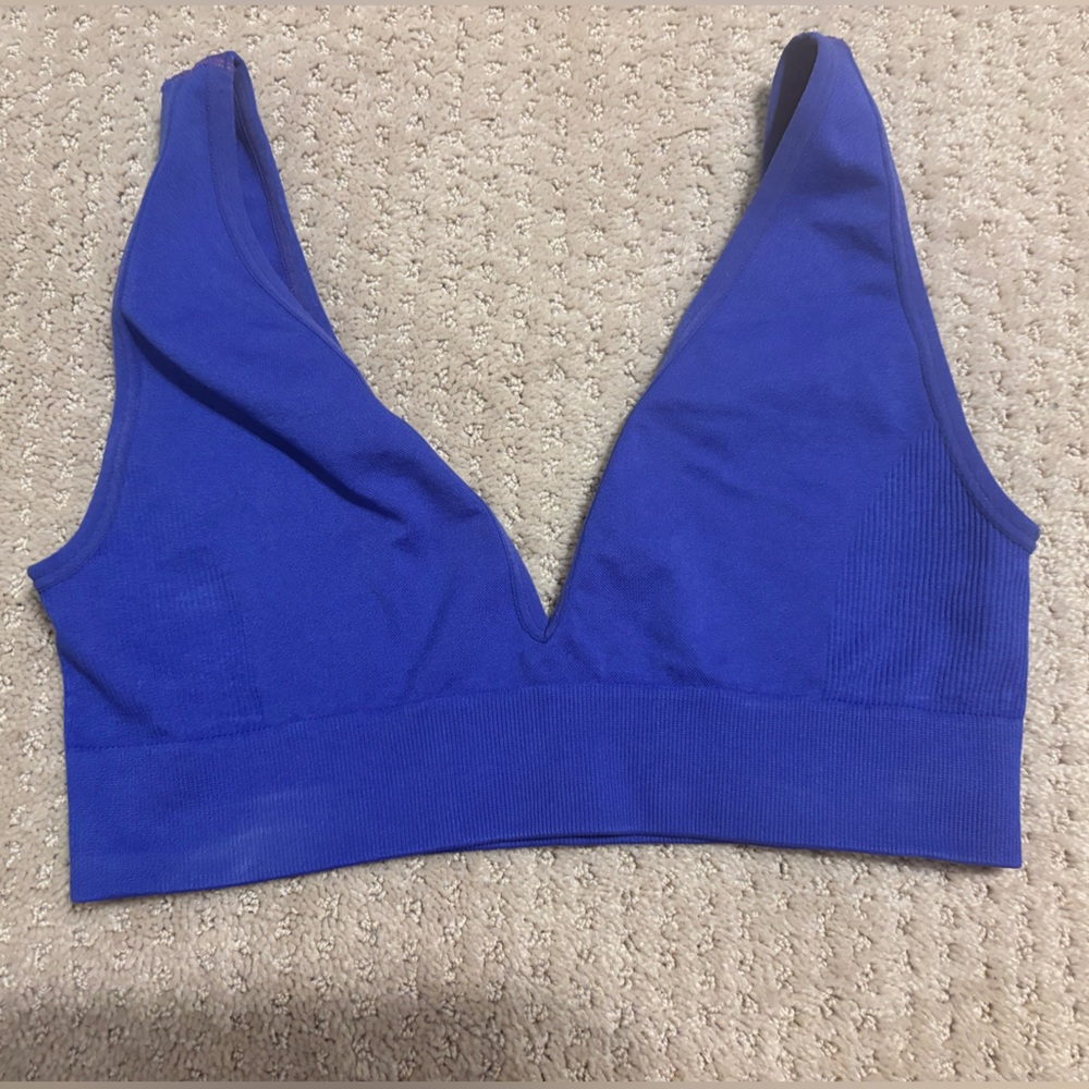 WeWoreWhat Seamless Ribbed Activewear Everyday Bra Top – Royal Blue